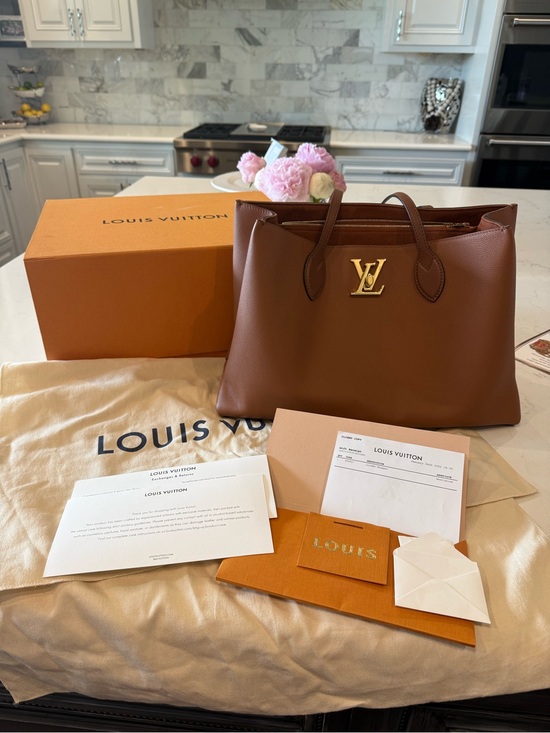 Louis Vuitton Handbags - Louis Vuitton LockMe Shopper - Like New!